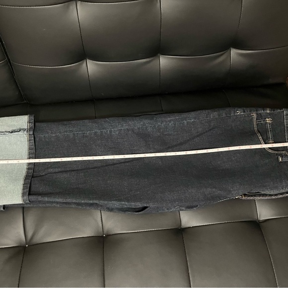 Women’s Lee Blue Relaxed Jeans with Wide Rolled Cuffs - Picture 10 of 10